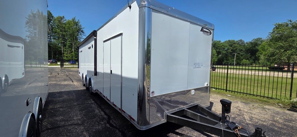 Trailers / 2026 FORMULA TRAILERS 8.5X32 T146372