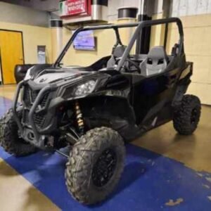 2023 Can-Am® Commander XT 700