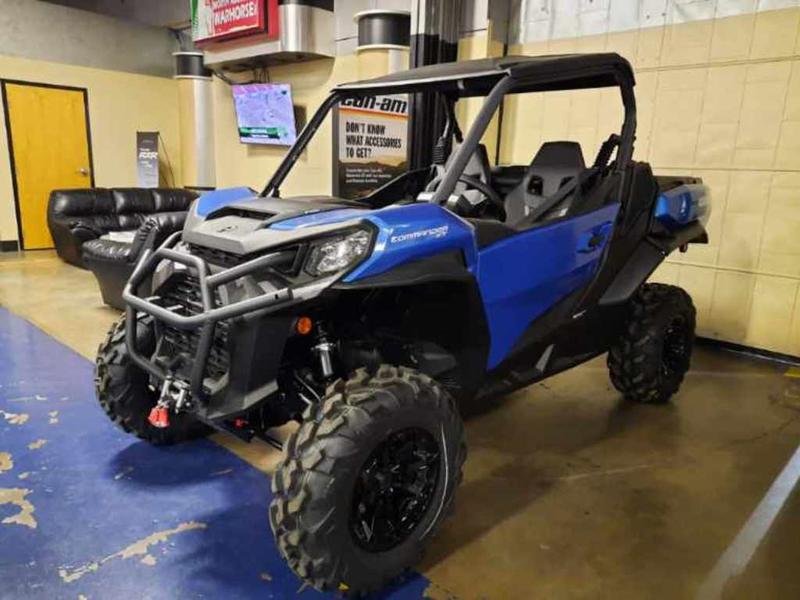 2023 Can-Am® Commander XT 700 - Image 6