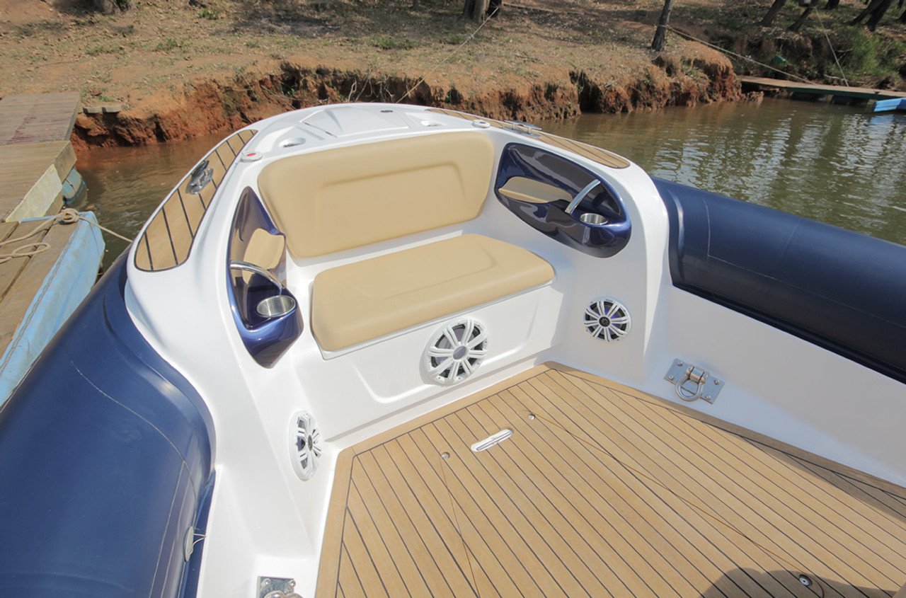2022 Flex 1100 Cabin with Outboard Engines - Image 4